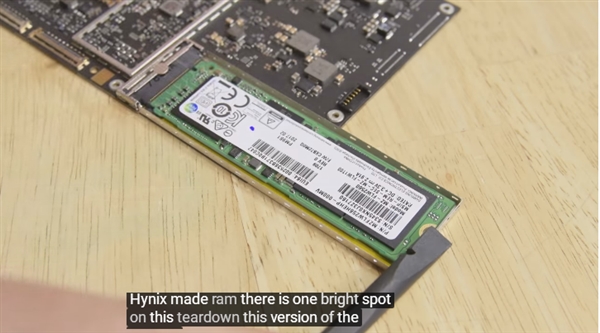 仅能换SSD！微软Surface Book 2获iFixit可修复1分评级